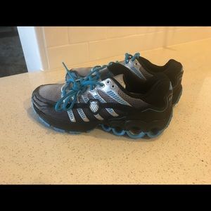 K-Swiss tennis shoes